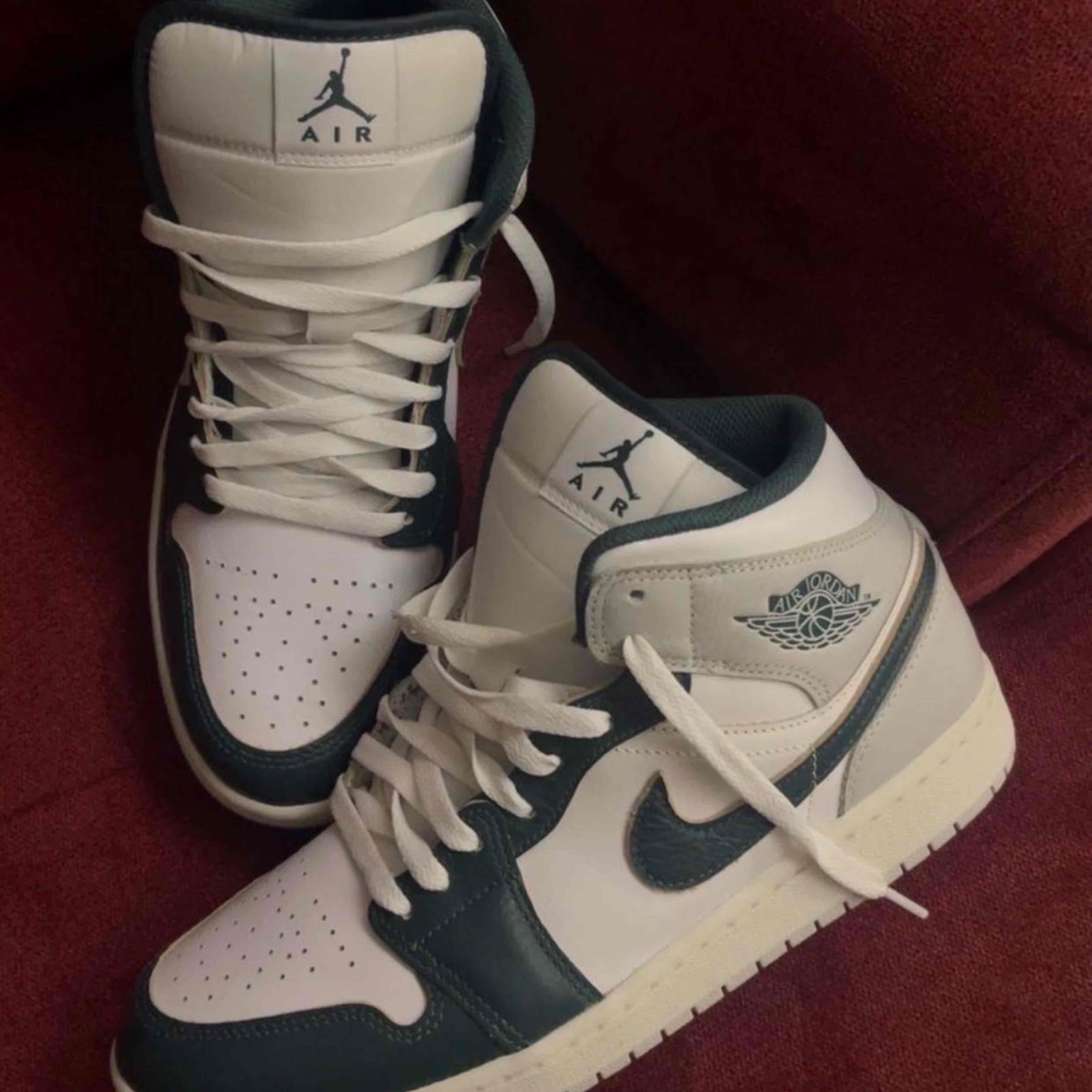 Air Jordan 1 Mid Se