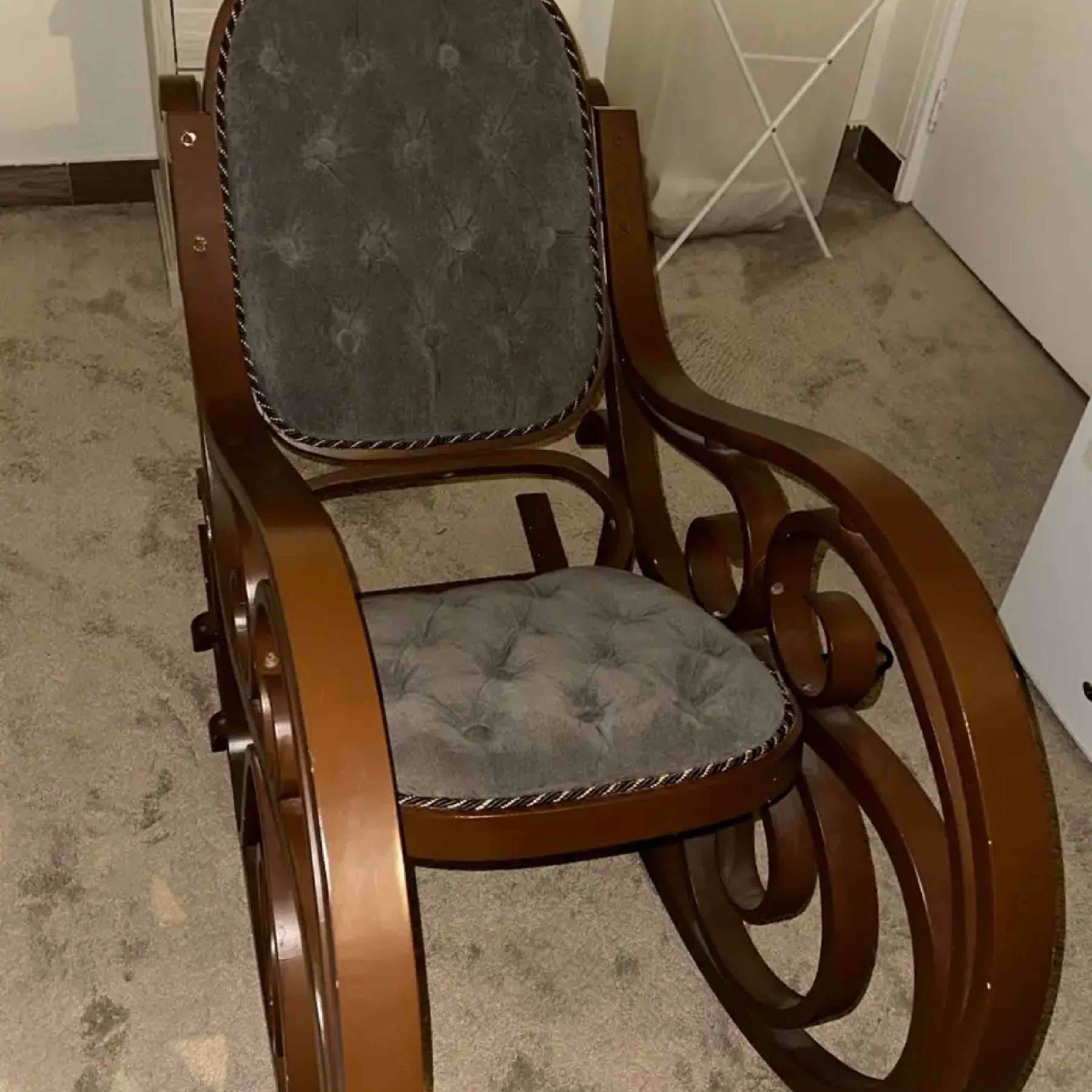 سرير خشب هزاز