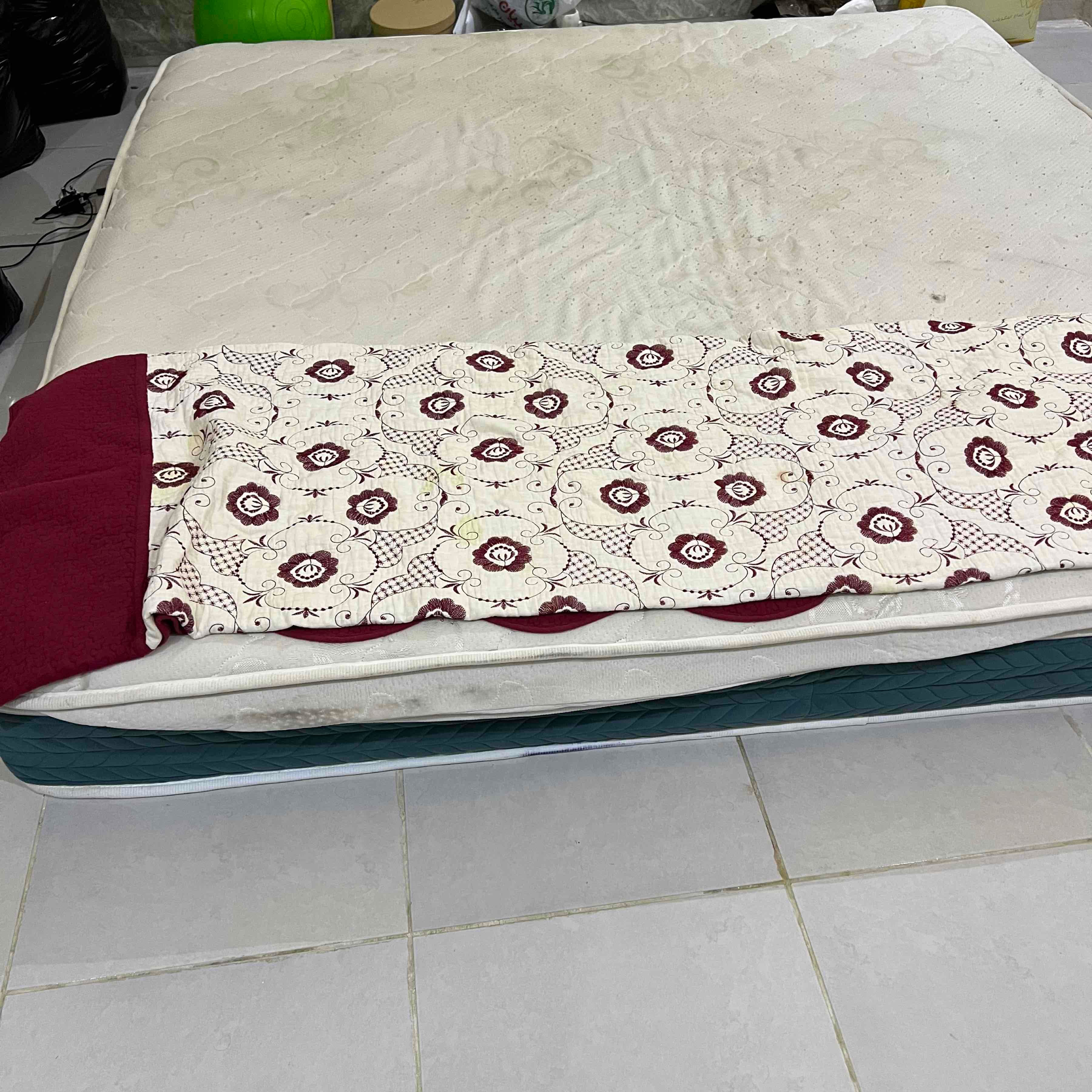 مرتبة سرير  