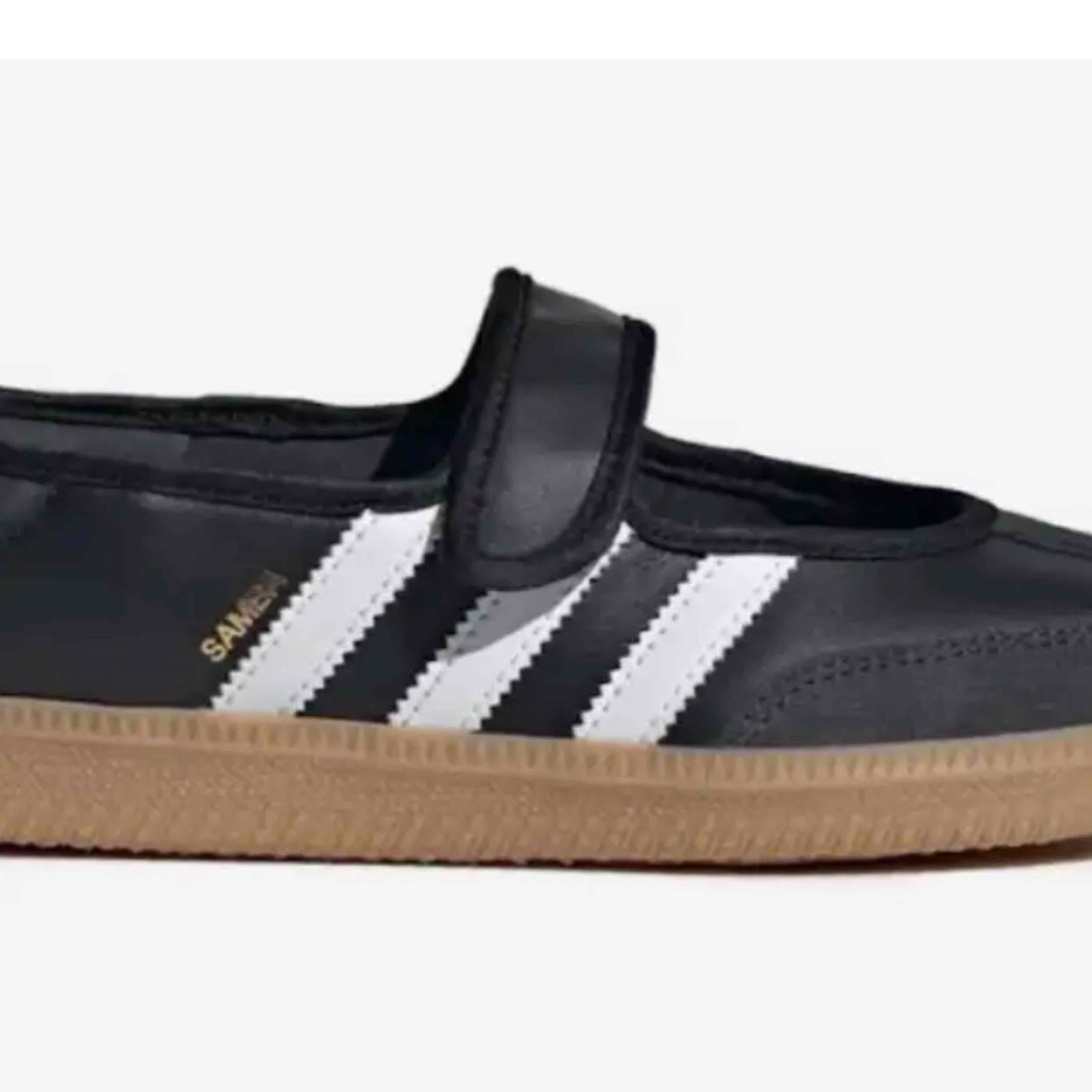  Adidas Samba Jane