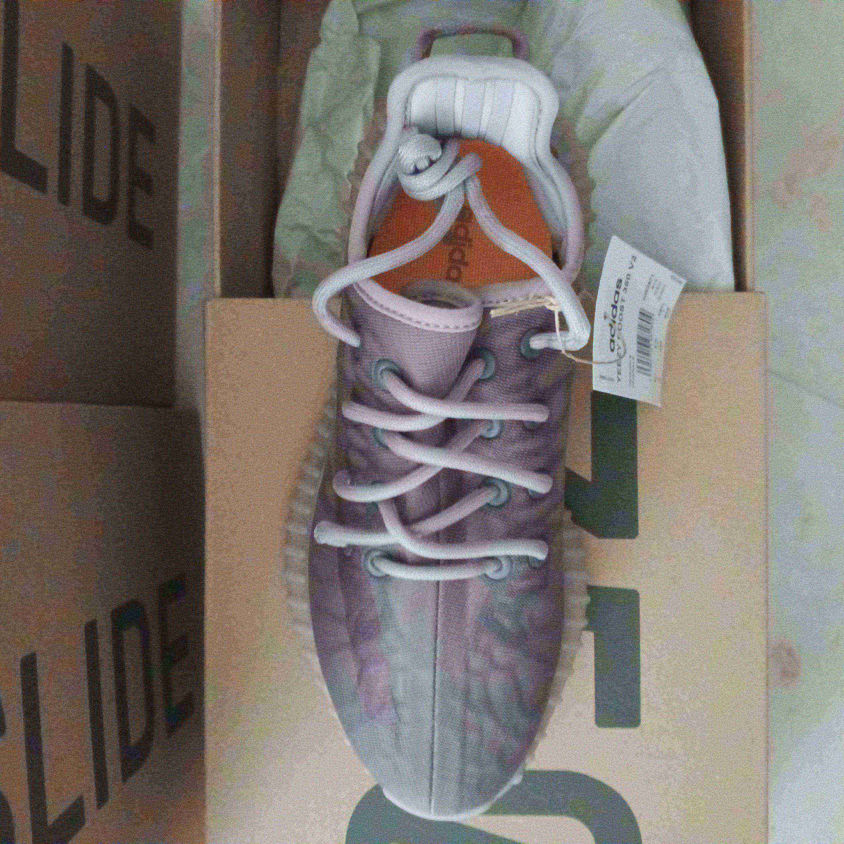 Yeezy 350 Monmis Size 6Us  (38.2/3) — 3
