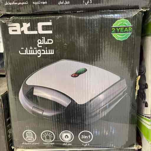 صانعة الساندوتشات 
