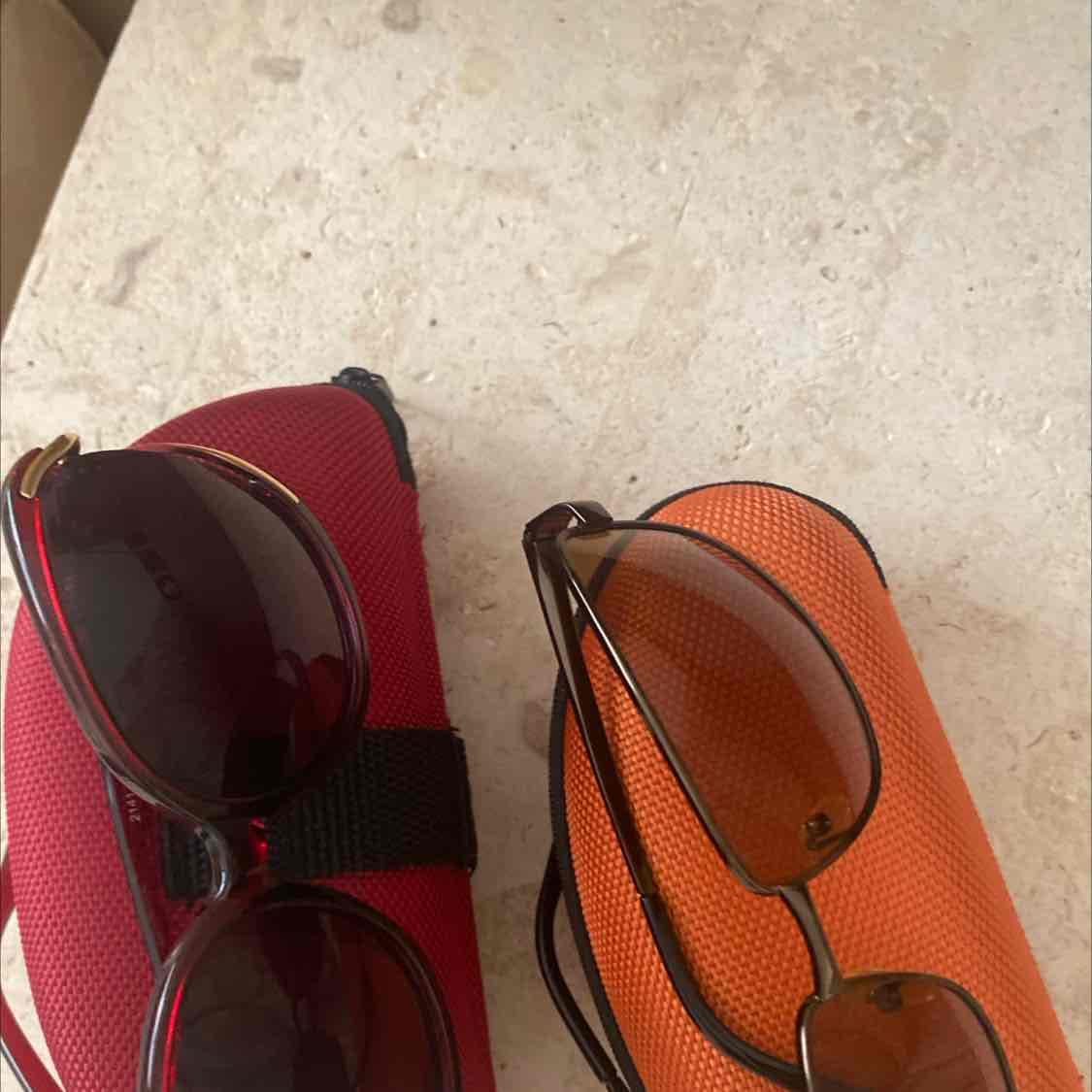 نظاره شمسيه بإ طار معدني.  