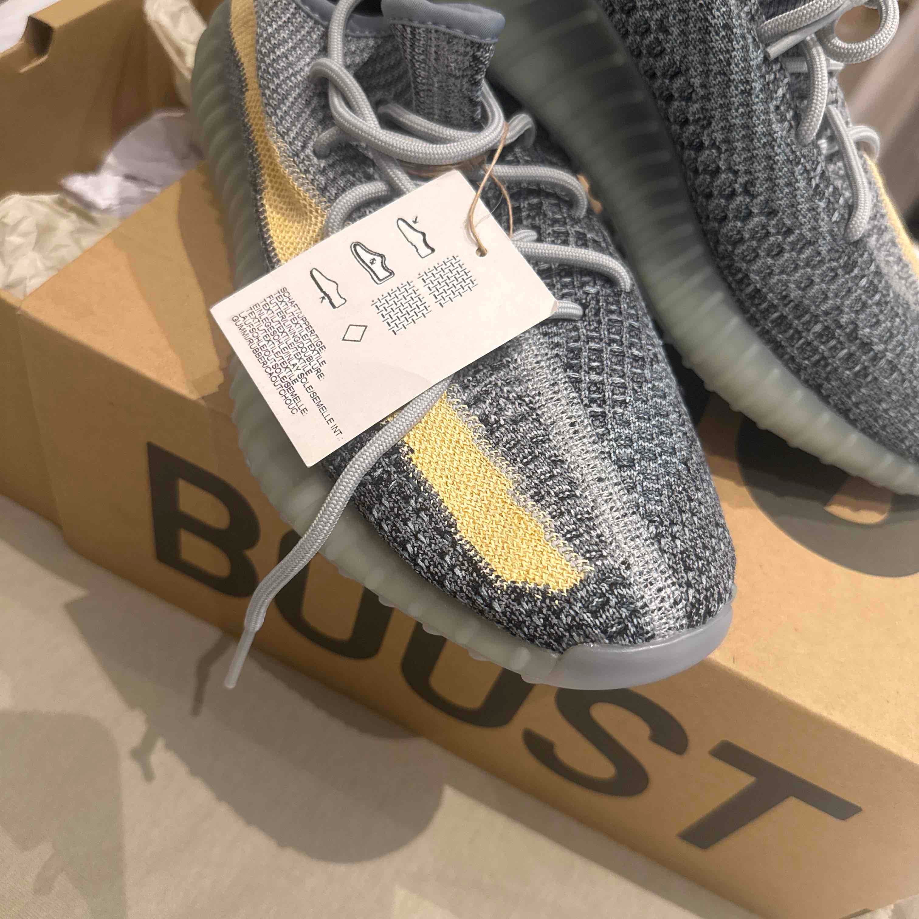Yeezy Ash Blue 10Uk